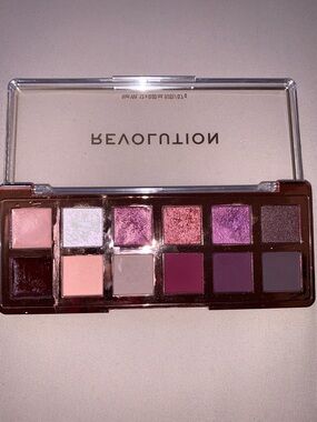 Revolution (The Cherry Icon) Eyeshadow Palette